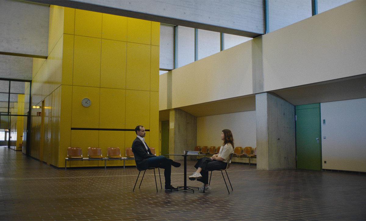 Filmstill WAS AN EMPFINDSAMKEIT BLEIBT